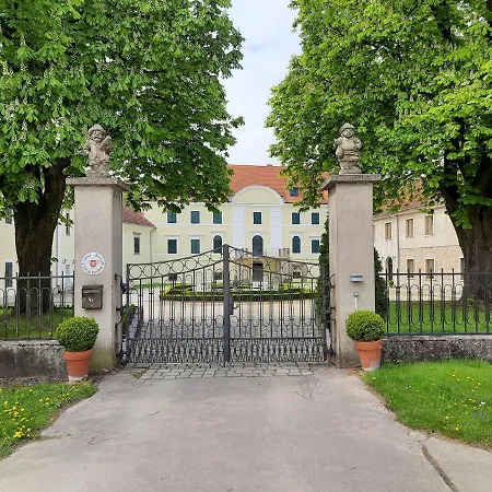 Vila Rekreacni Domek U Kromerize *